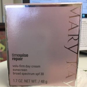 Mary Kay Volu-Firm Day Cream